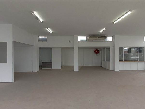 261  m² Commercial space