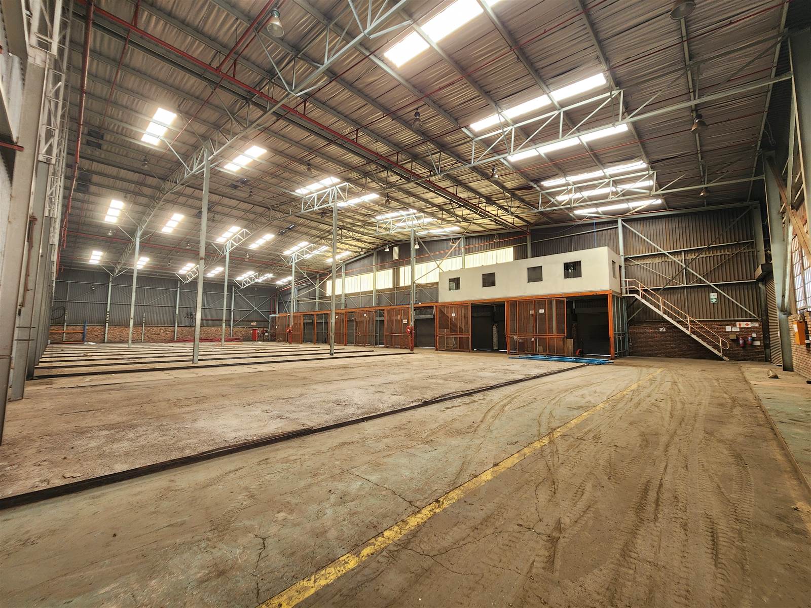 8000  m² Industrial space in Spartan photo number 17