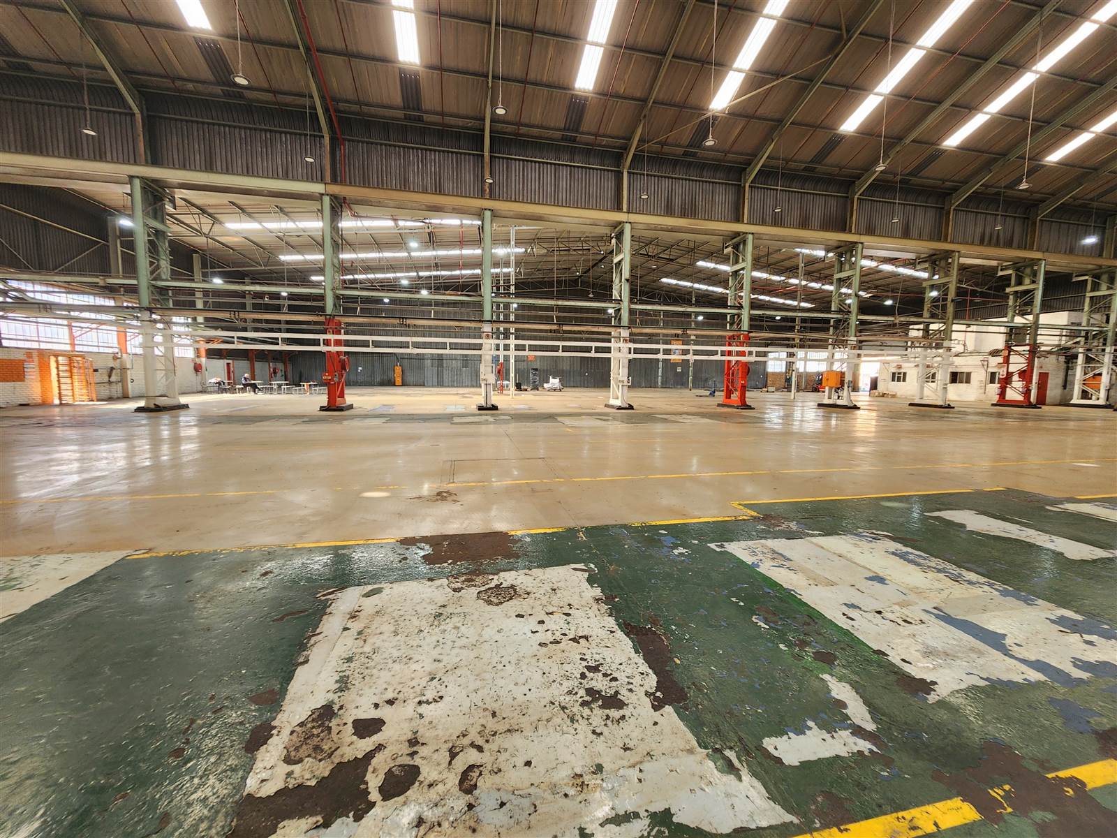 8000  m² Industrial space in Spartan photo number 5
