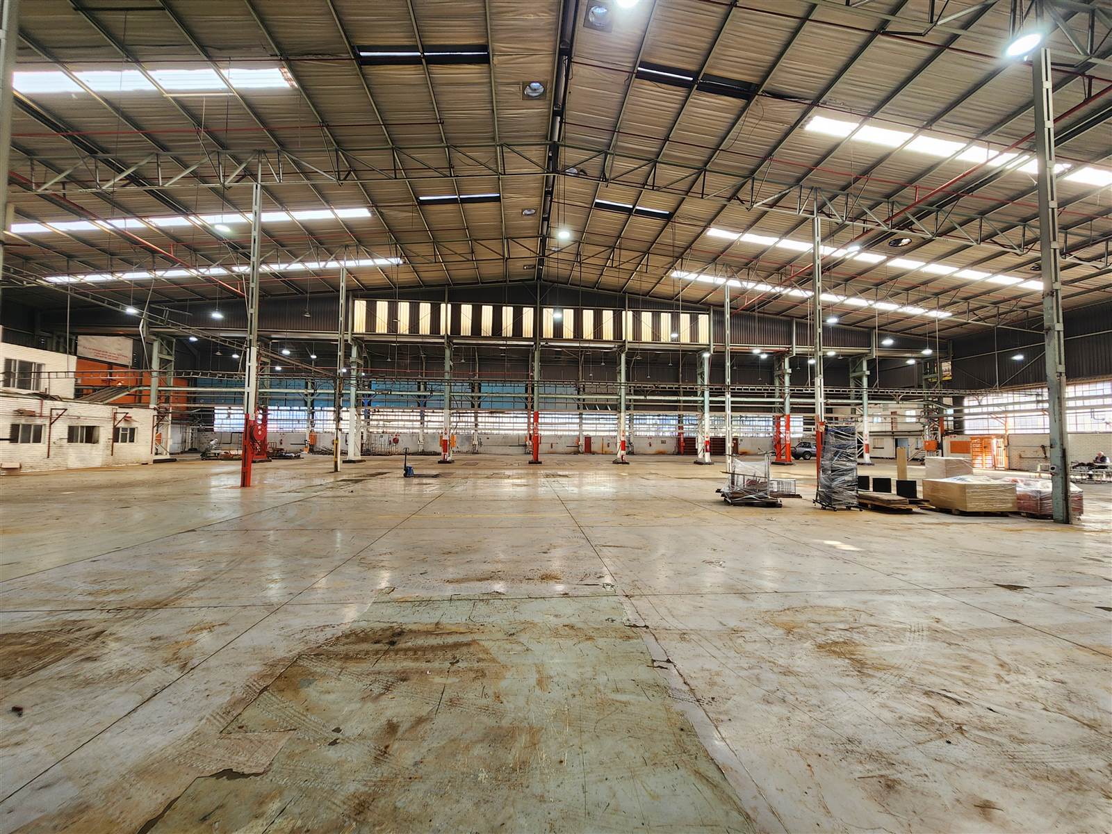 8000  m² Industrial space in Spartan photo number 12