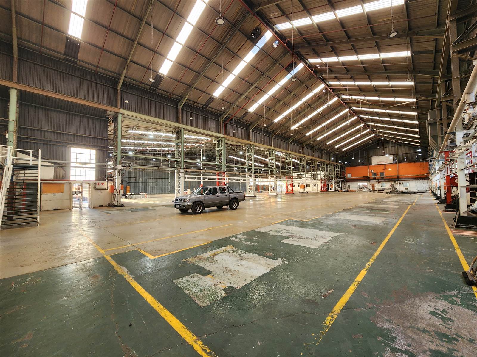 8000  m² Industrial space in Spartan photo number 4