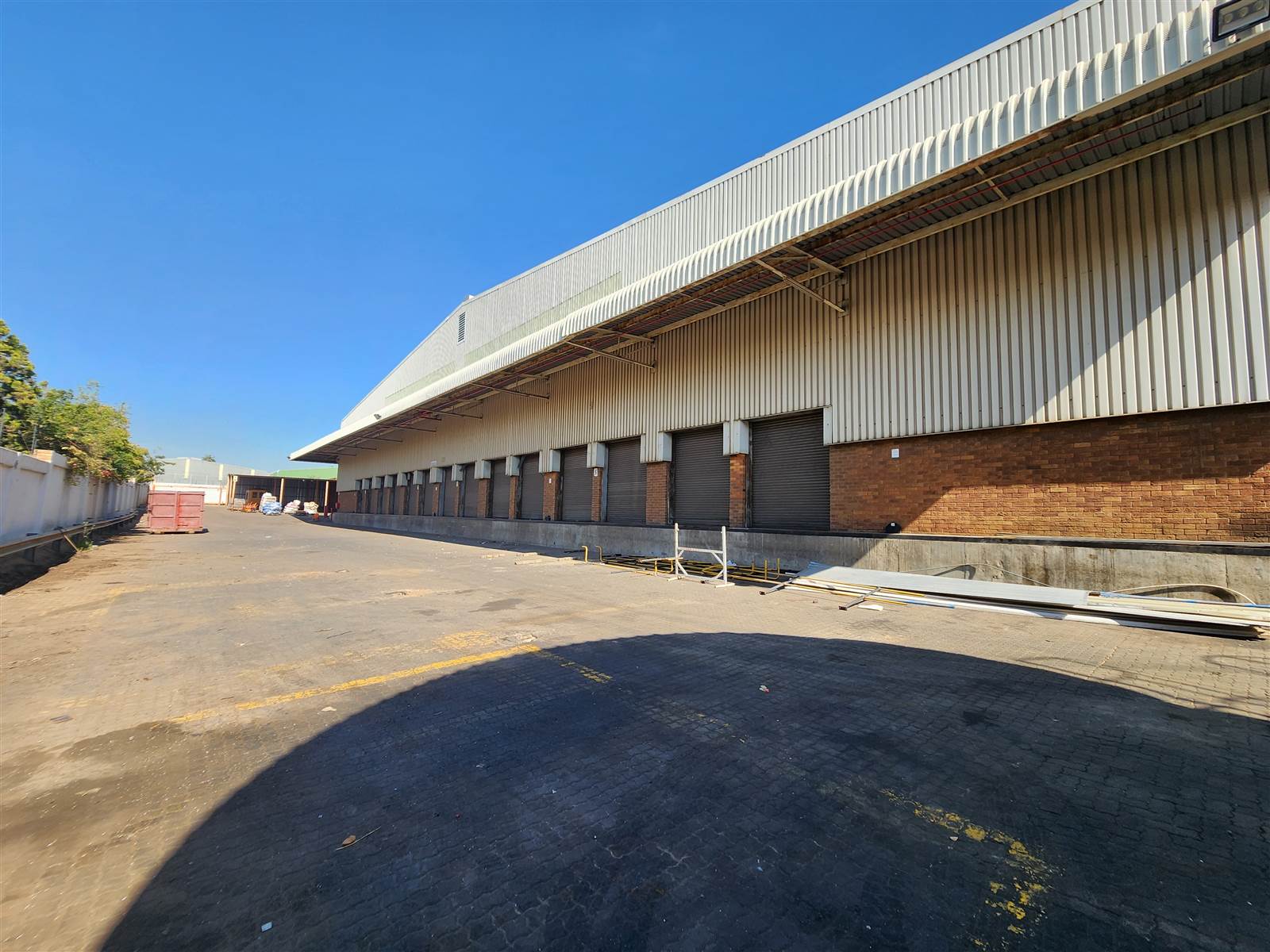 8000  m² Industrial space in Spartan photo number 2