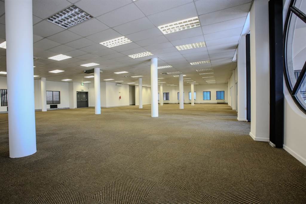 633  m² Office Space in Tyger Valley photo number 5