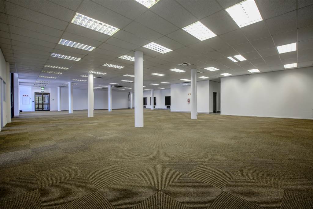 633  m² Office Space in Tyger Valley photo number 6