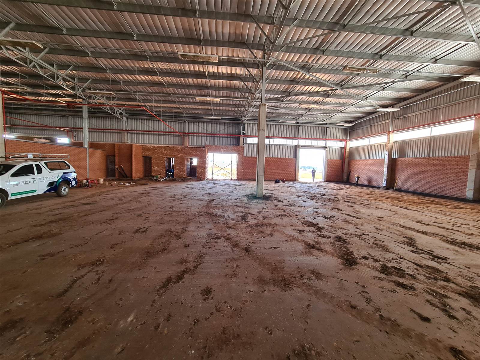 887  m² Industrial space in Clayville photo number 3