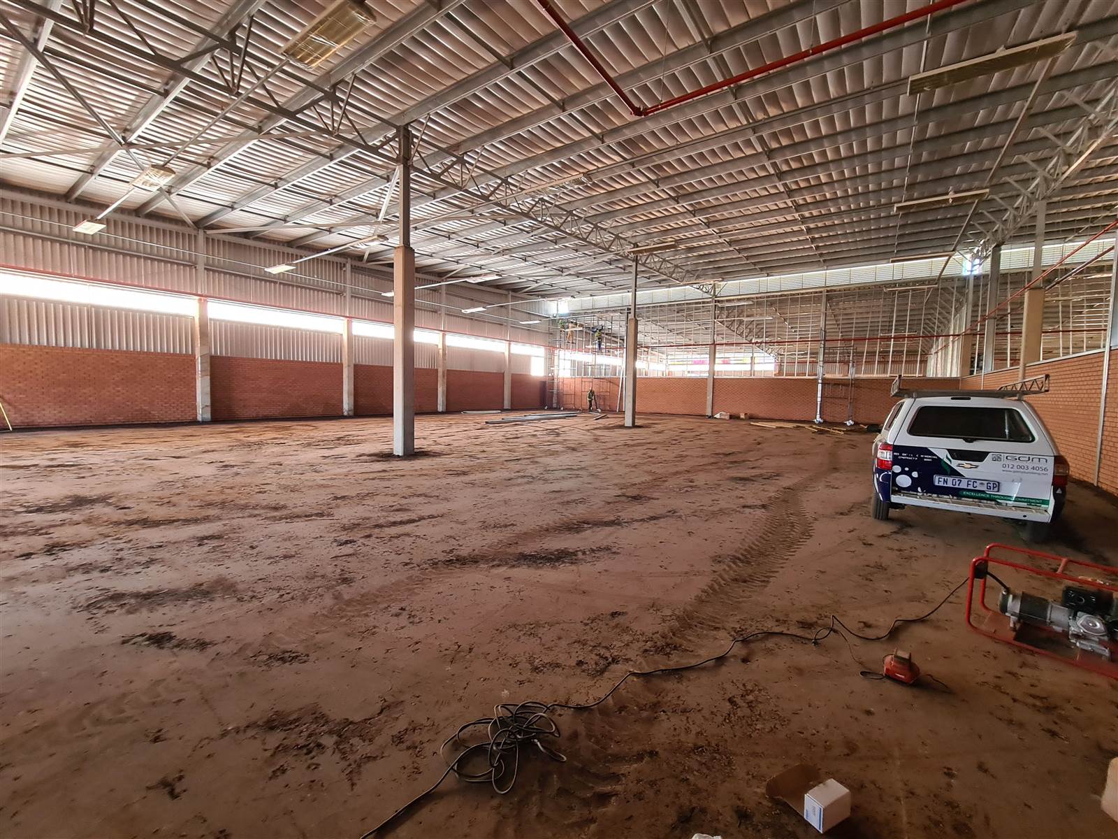 887  m² Industrial space in Clayville photo number 4