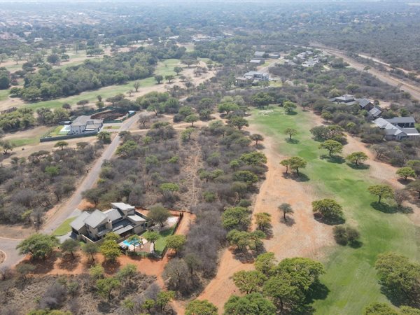 1580 m² Land available in Chroom Park