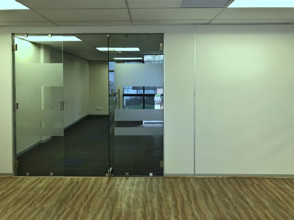 221  m² Office Space in Glen Marais photo number 5