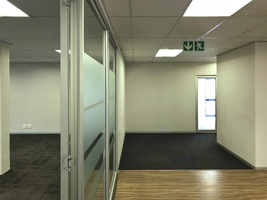221  m² Office Space in Glen Marais photo number 12