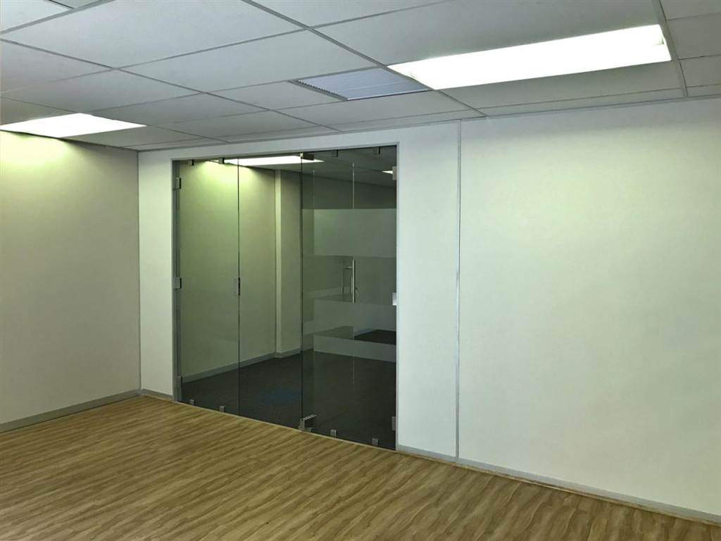 221  m² Office Space in Glen Marais photo number 7