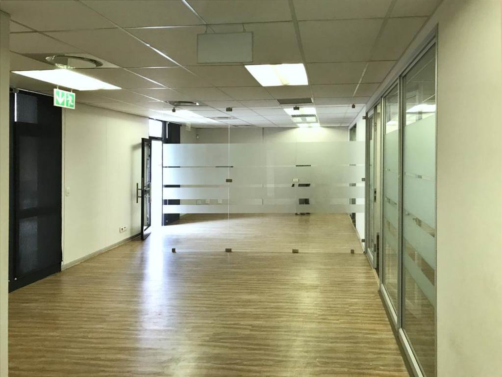 221  m² Office Space in Glen Marais photo number 15