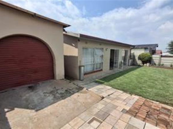 3 Bedroom House 3 Bedroom House