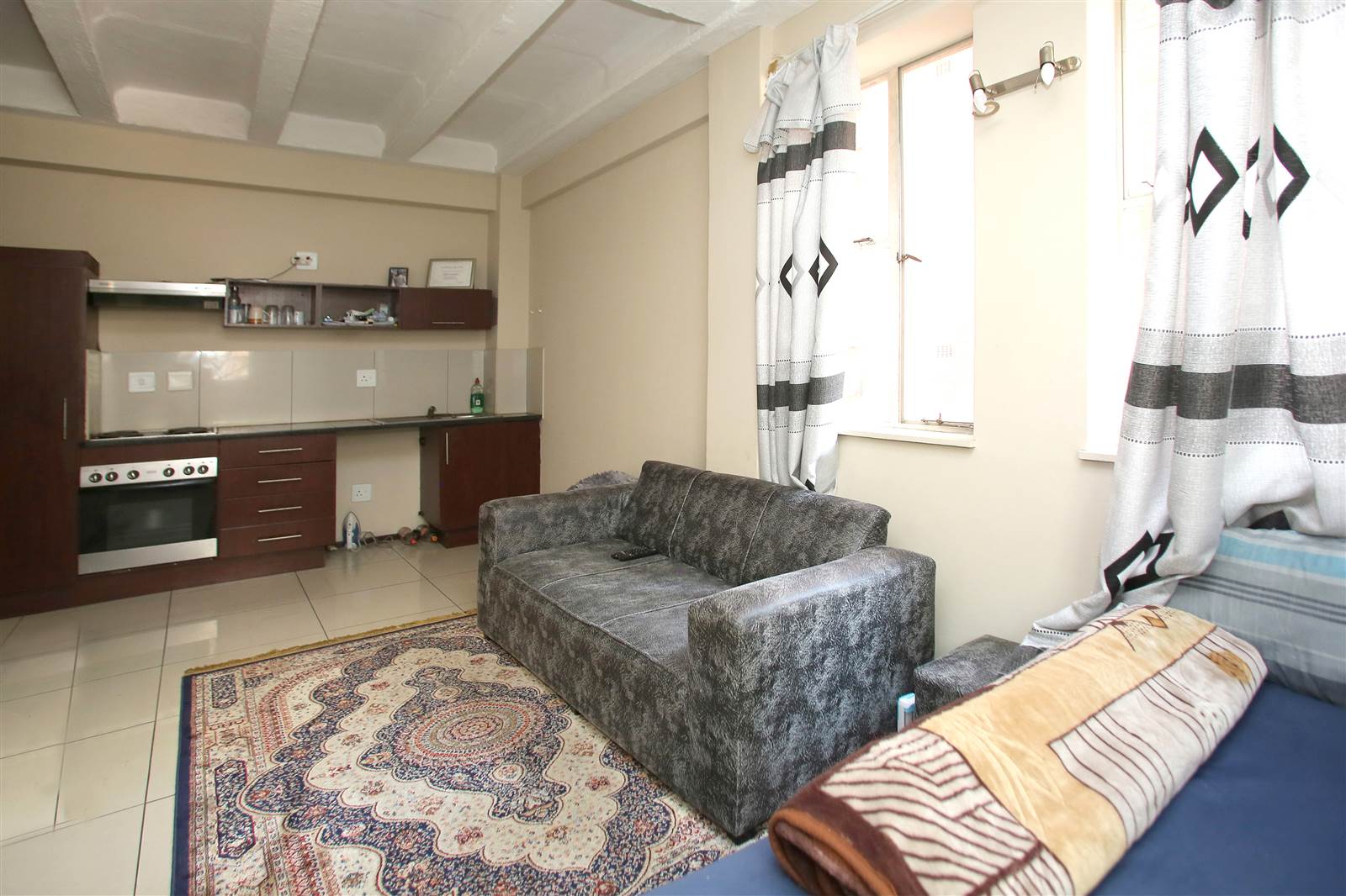 Studio Apartment in Braamfontein photo number 8