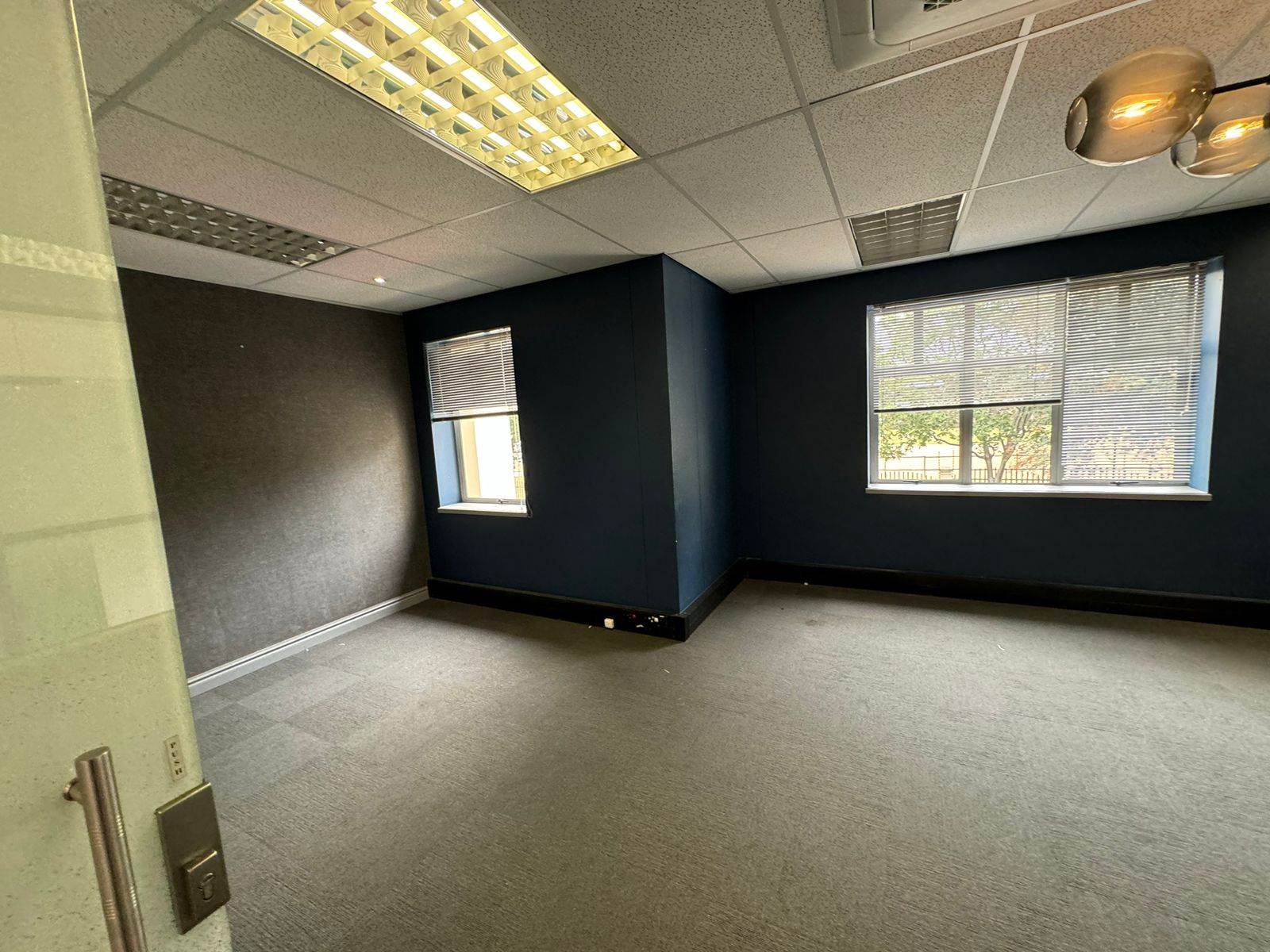 330  m² Commercial space in Sandown photo number 9