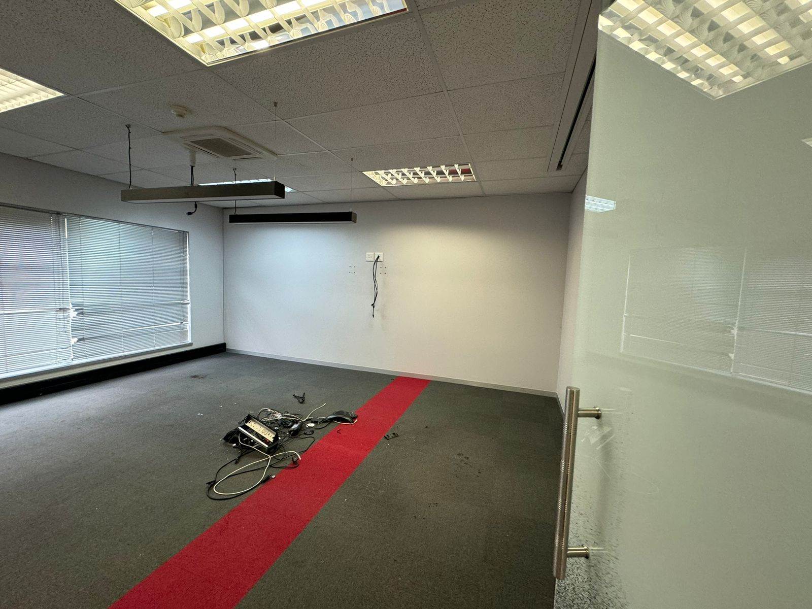 330  m² Commercial space in Sandown photo number 15