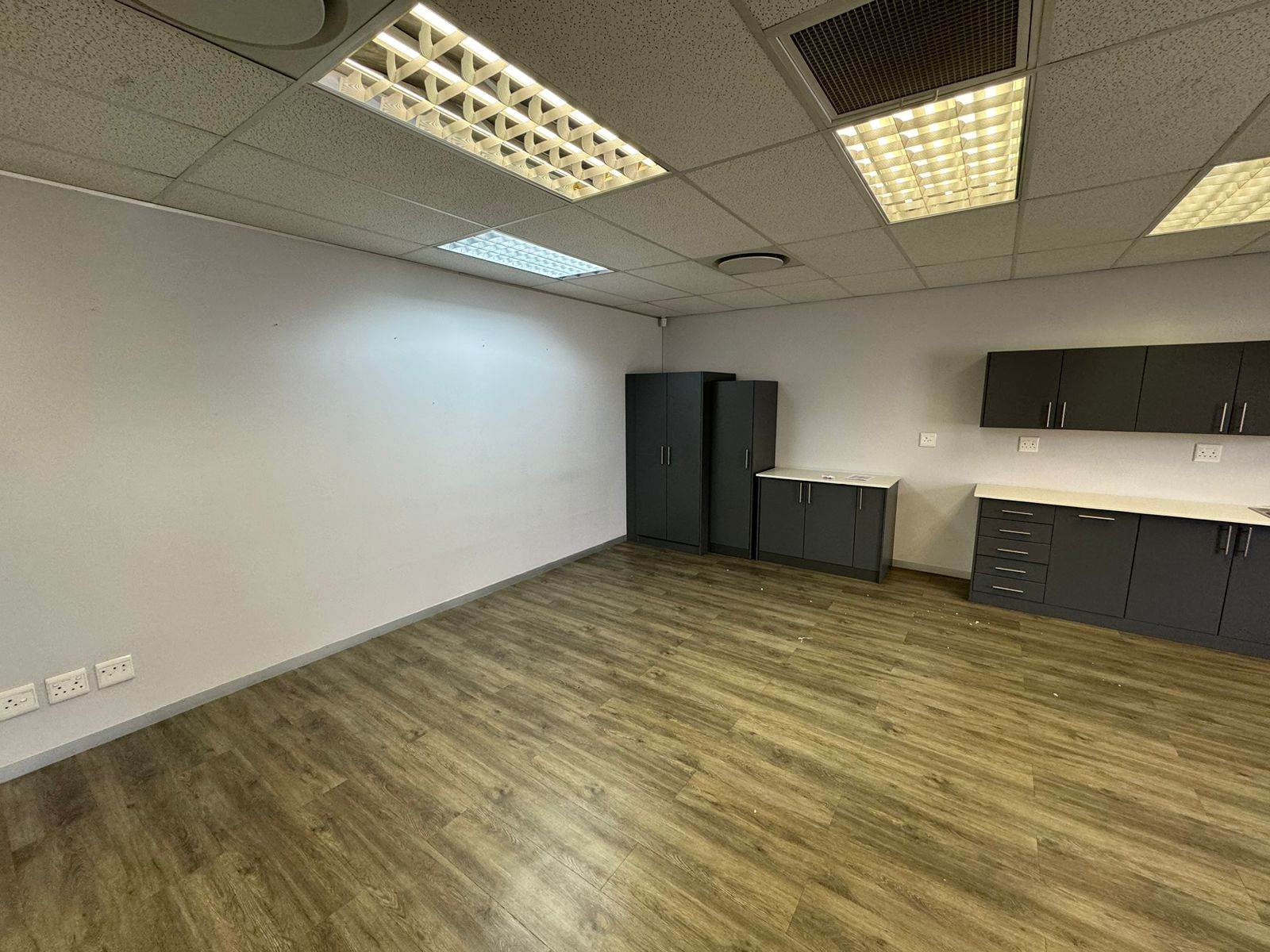 330  m² Commercial space in Sandown photo number 22