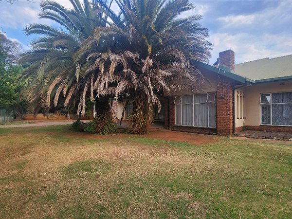 4 Bedroom House 4 Bedroom House