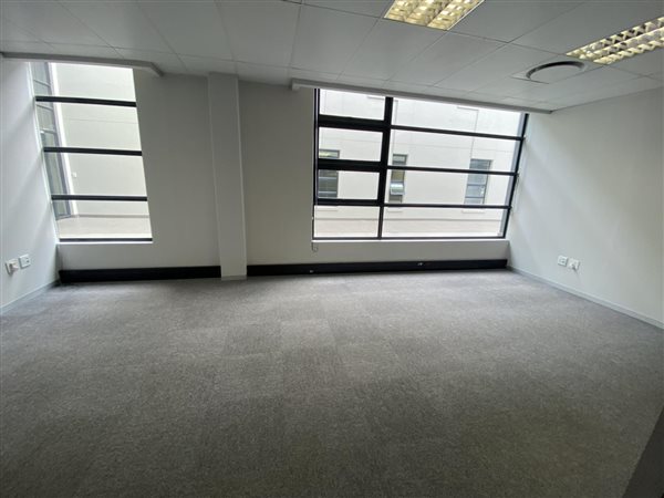 237  m² Office Space in Halfway House