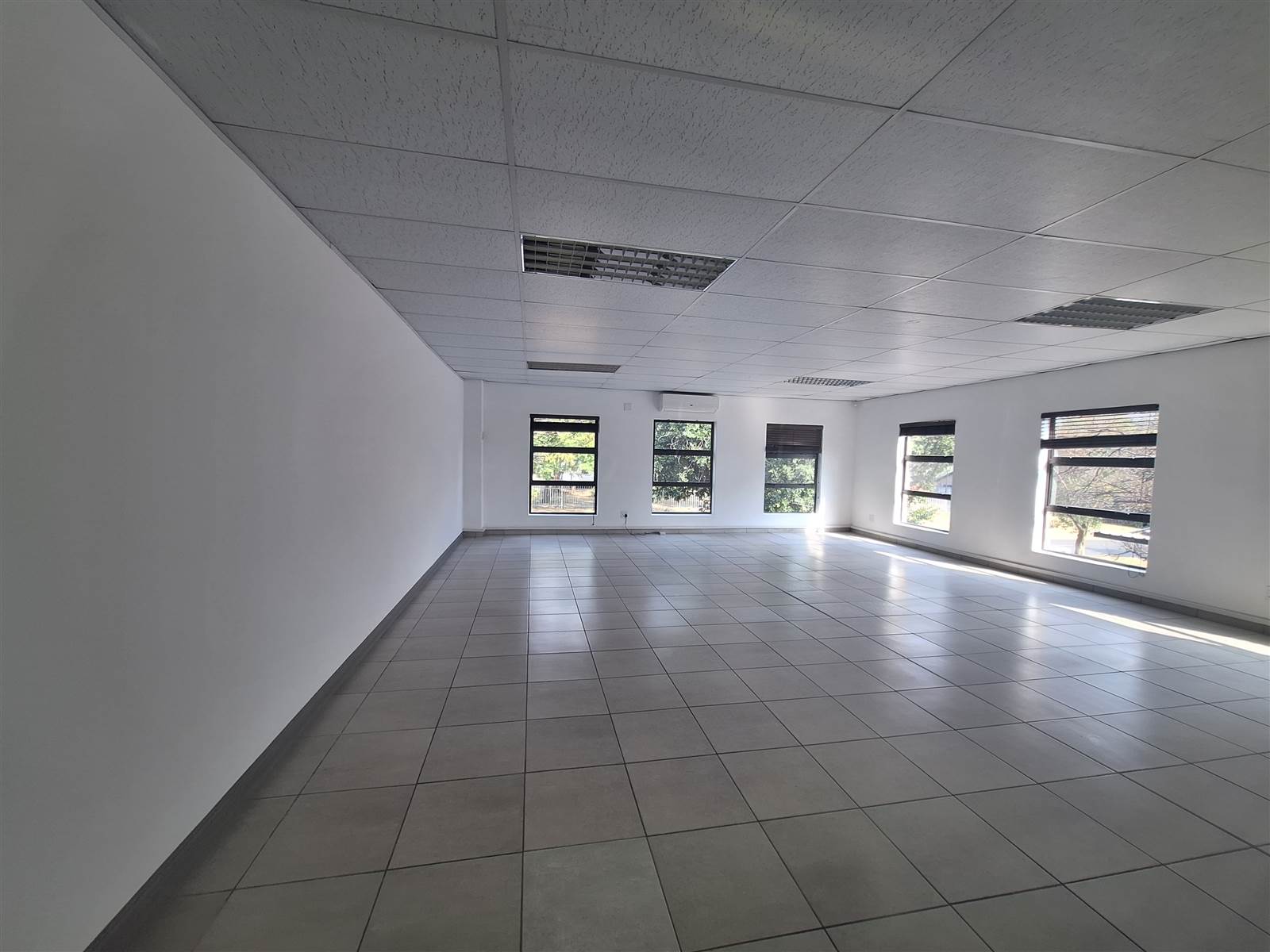 700  m² Commercial space in Bo Dorp photo number 11