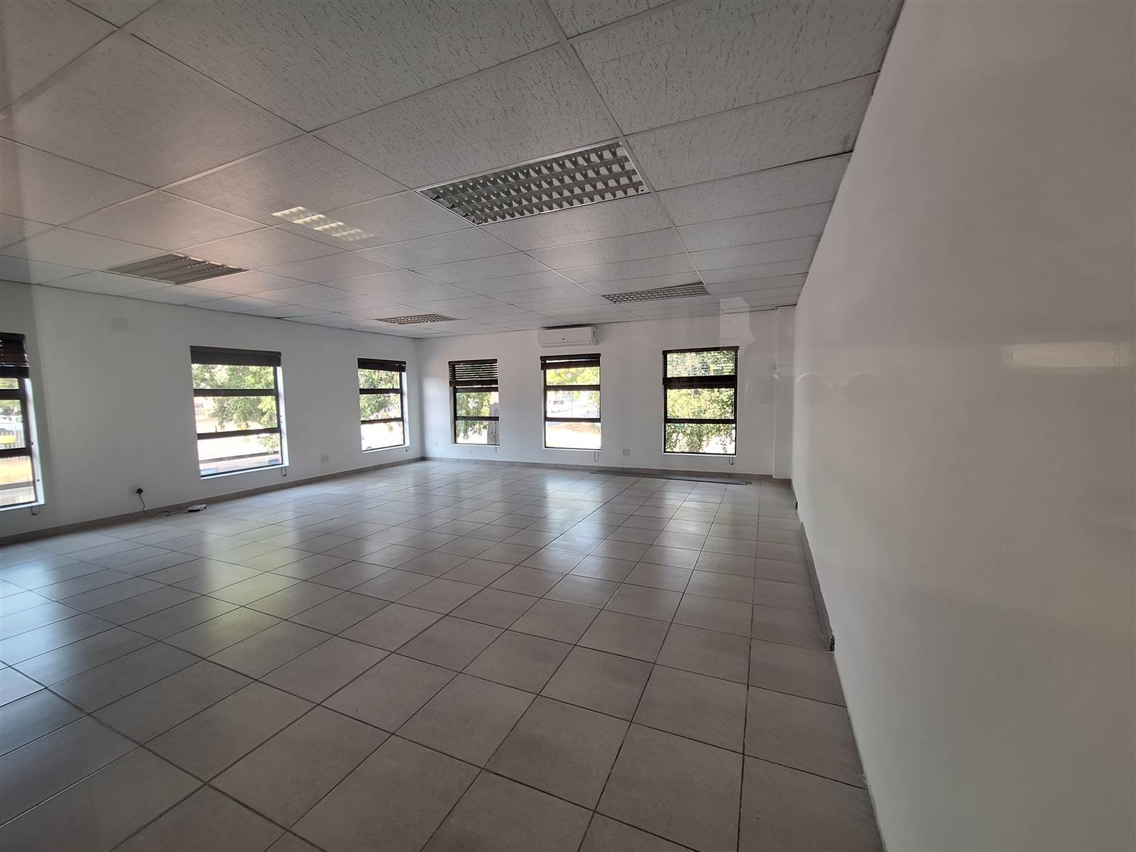 700  m² Commercial space in Bo Dorp photo number 19