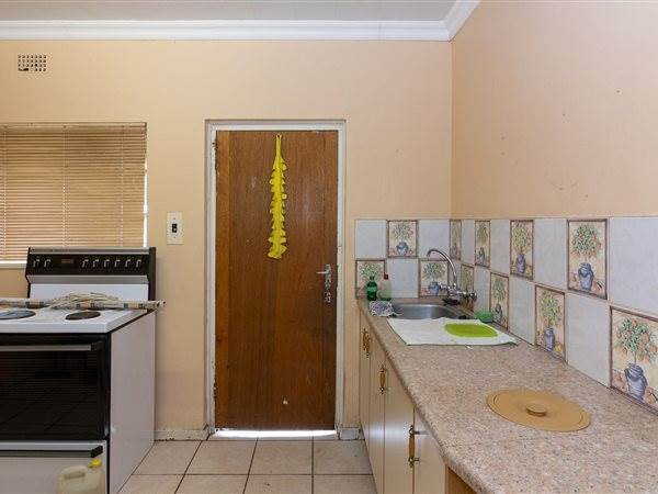 3 Bed House in Kroonstad photo number 10