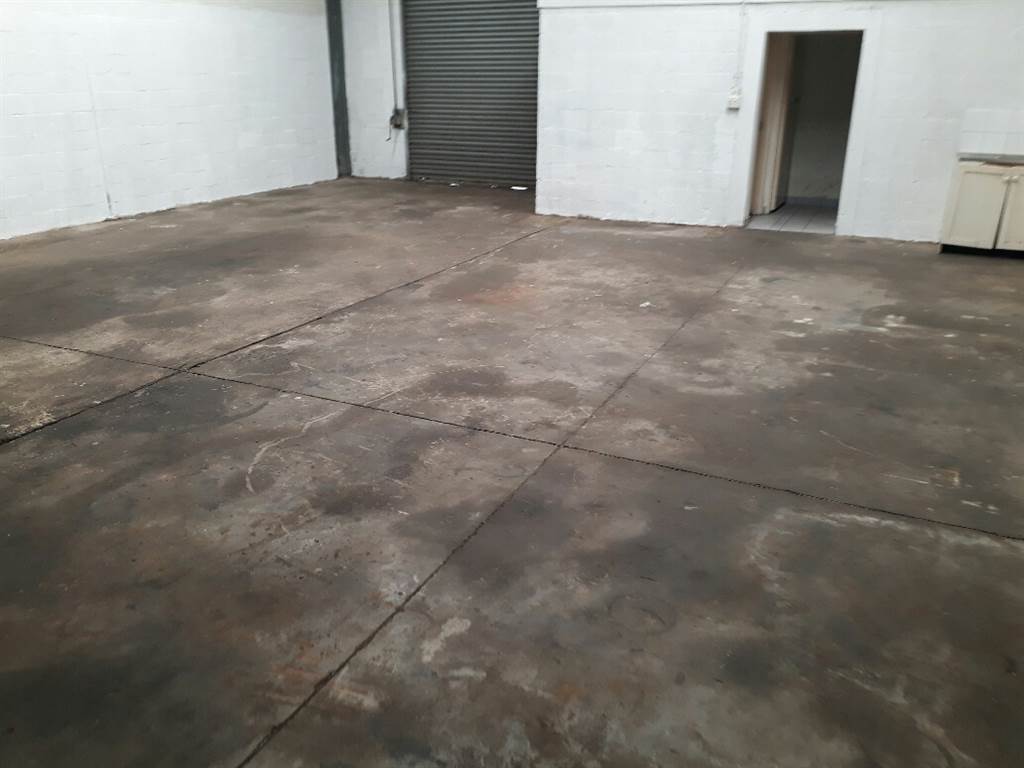 188  m² Industrial space in Alton photo number 3