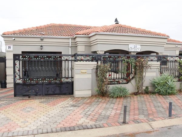 3 Bedroom House 3 Bedroom House