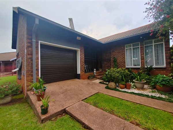 3 Bedroom House 3 Bedroom House