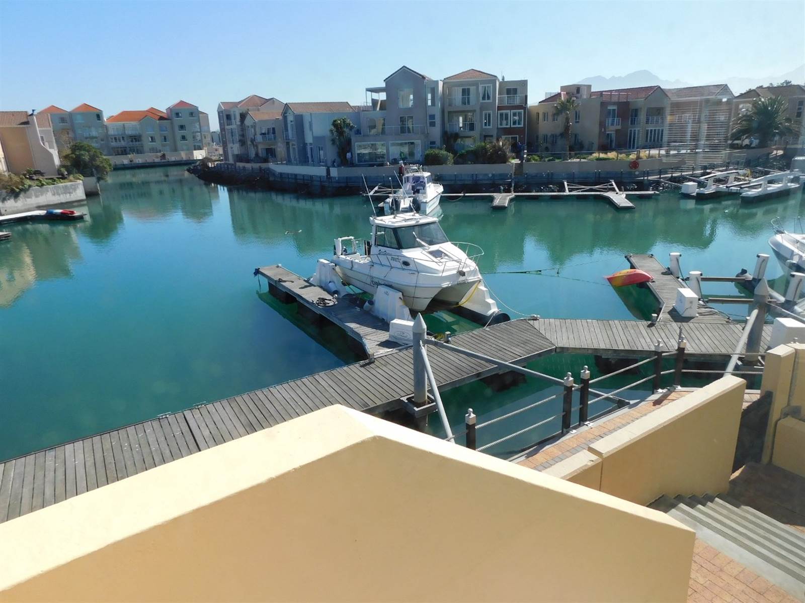 3 Bed Apartment in Harbour Island photo number 26