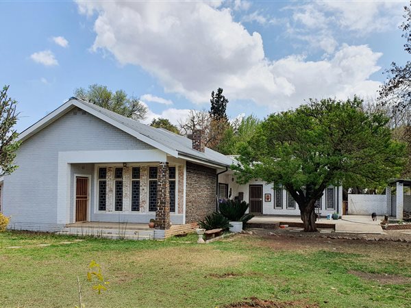 4 Bedroom House 4 Bedroom House
