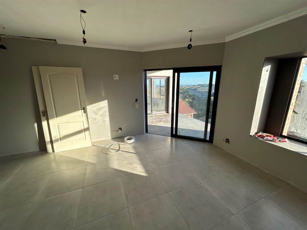 4 Bed House in Jeffreys Bay photo number 23
