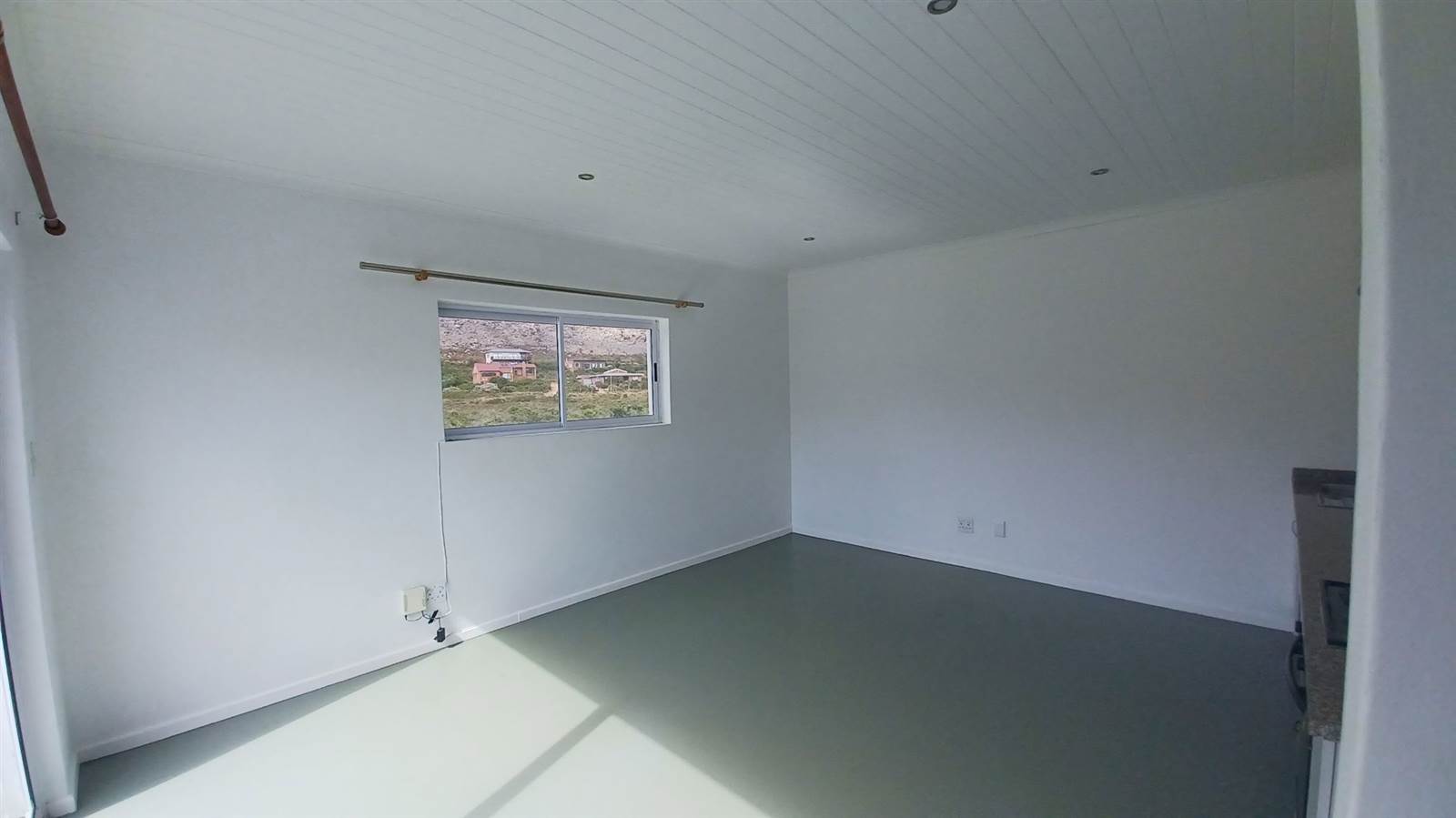 320  m² Commercial space in Pringle Bay photo number 24