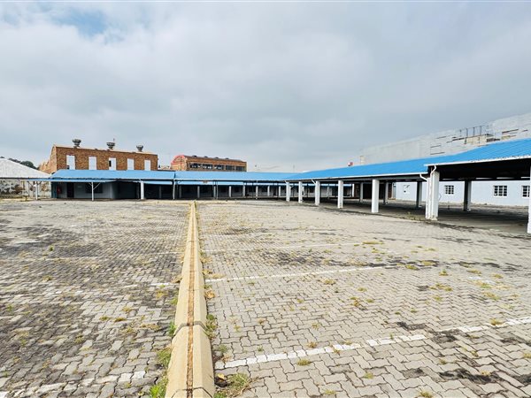 12 385  m² Industrial space