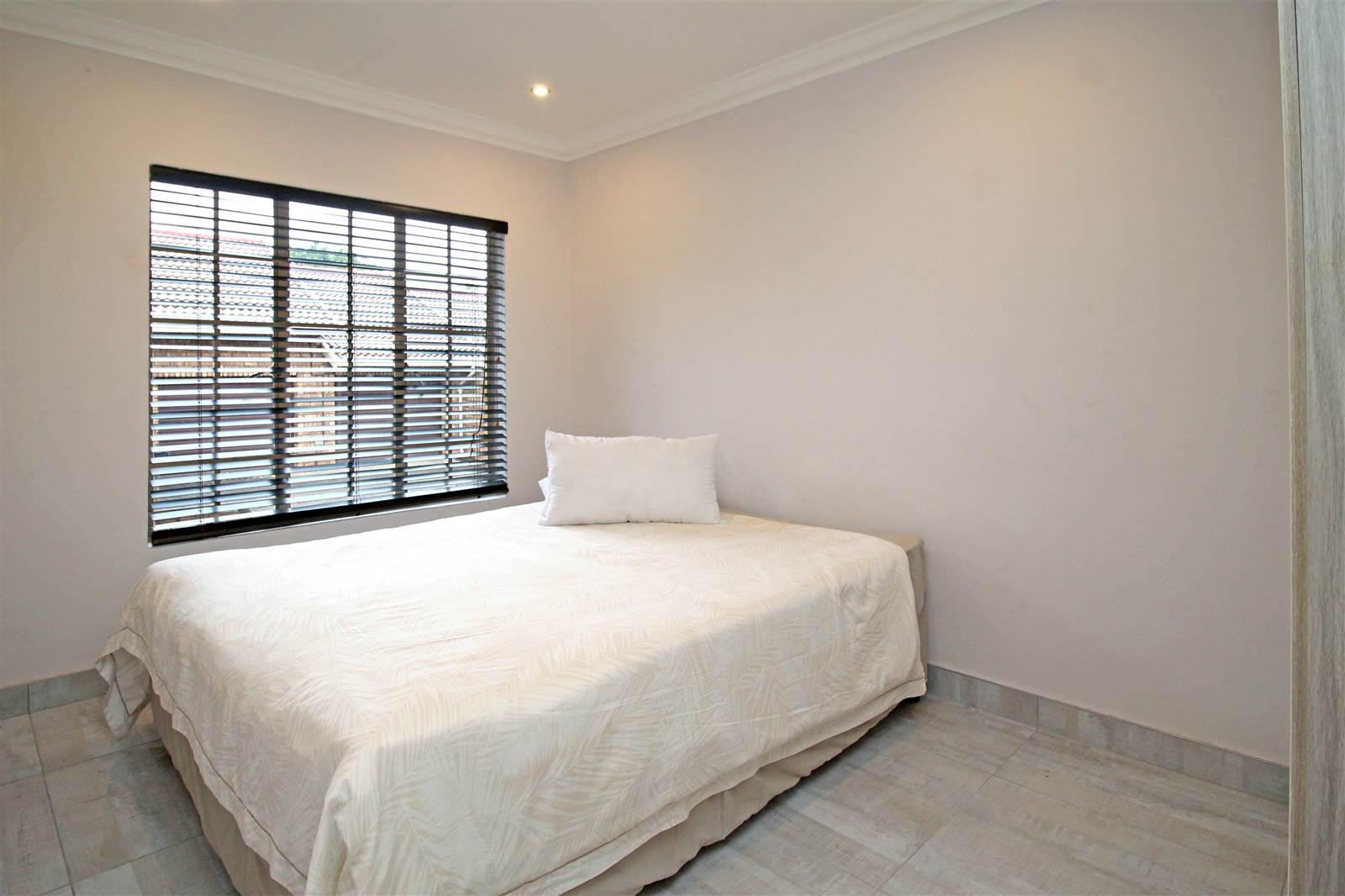 2 Bed Townhouse in Highveld photo number 22