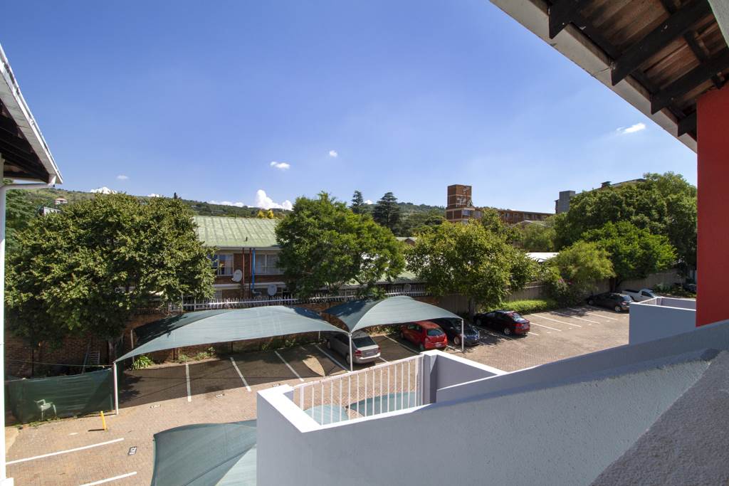 2 Bed Apartment in Groenkloof photo number 15