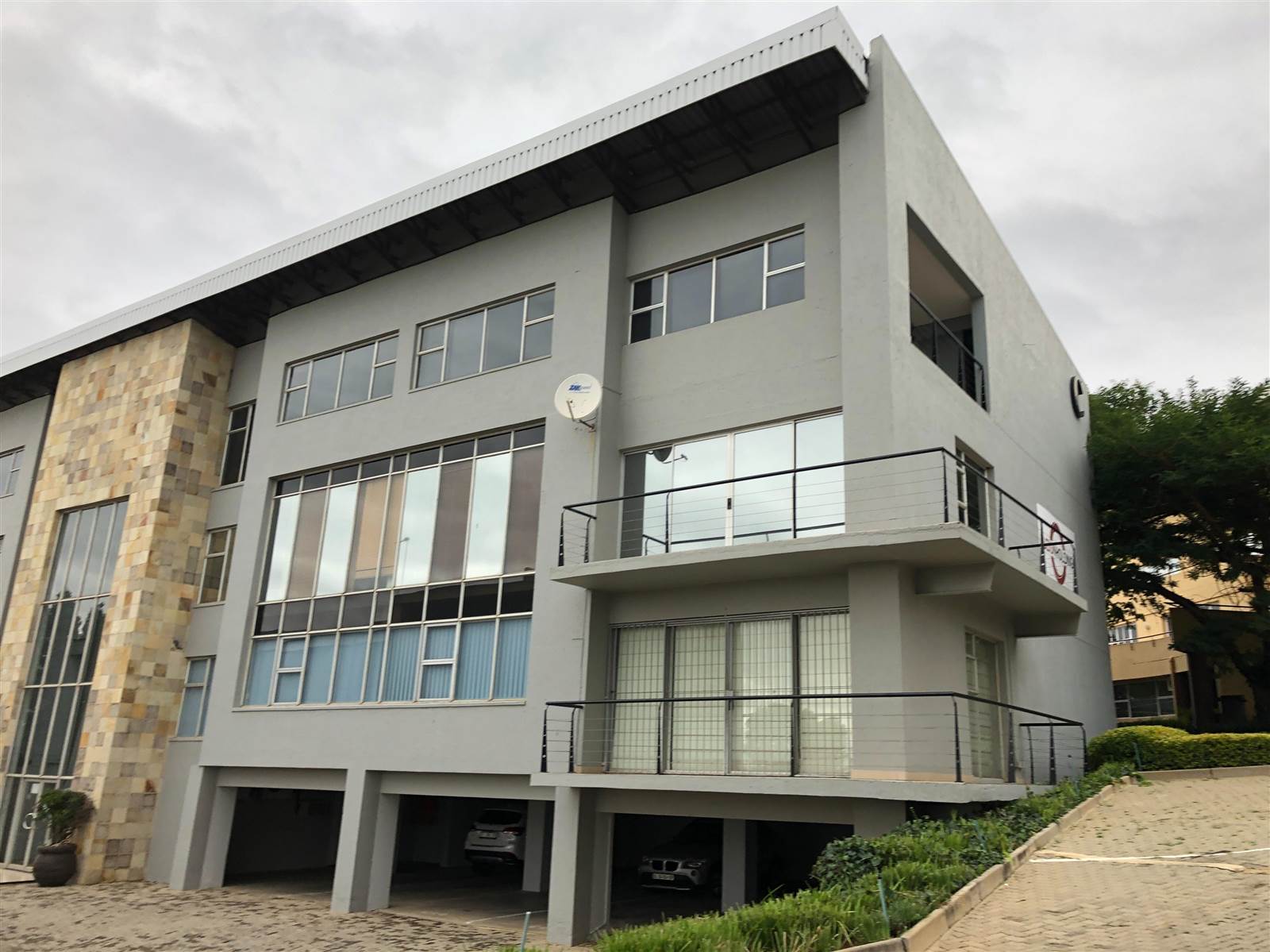 237  m² Commercial space in Kyalami photo number 1