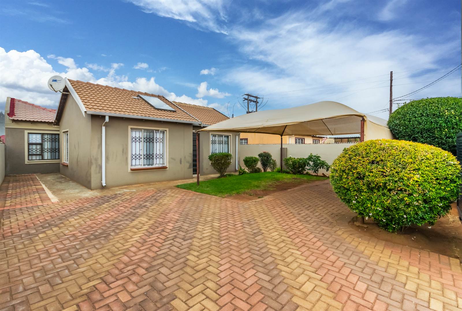 2 Bed House in Protea Glen photo number 1