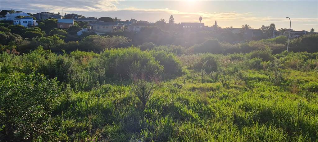 692 m² Land available in Jeffreys Bay photo number 2
