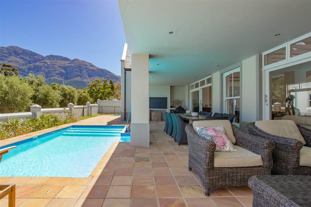 5 Bed House in Franschhoek photo number 10