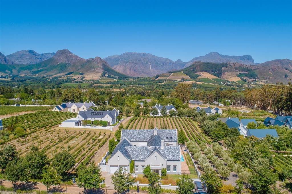5 Bed House in Franschhoek photo number 4