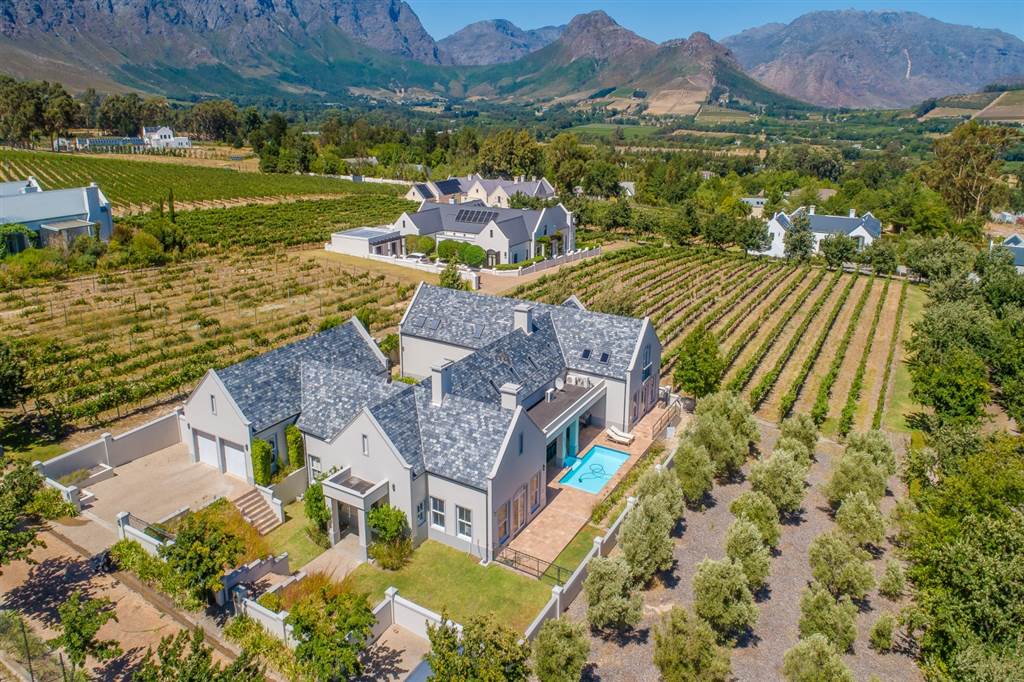 5 Bed House in Franschhoek photo number 1