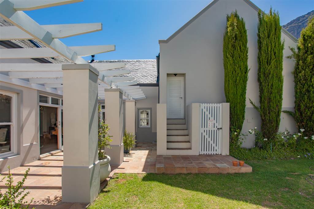 5 Bed House in Franschhoek photo number 12
