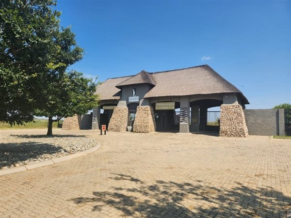 2000 m² Land available in Lekwena Wildlife Estate