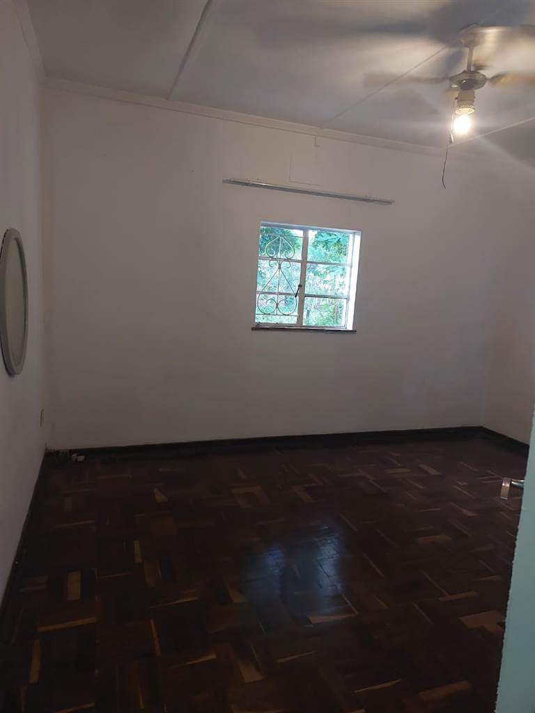 2 Bed House in Stanger Central photo number 13