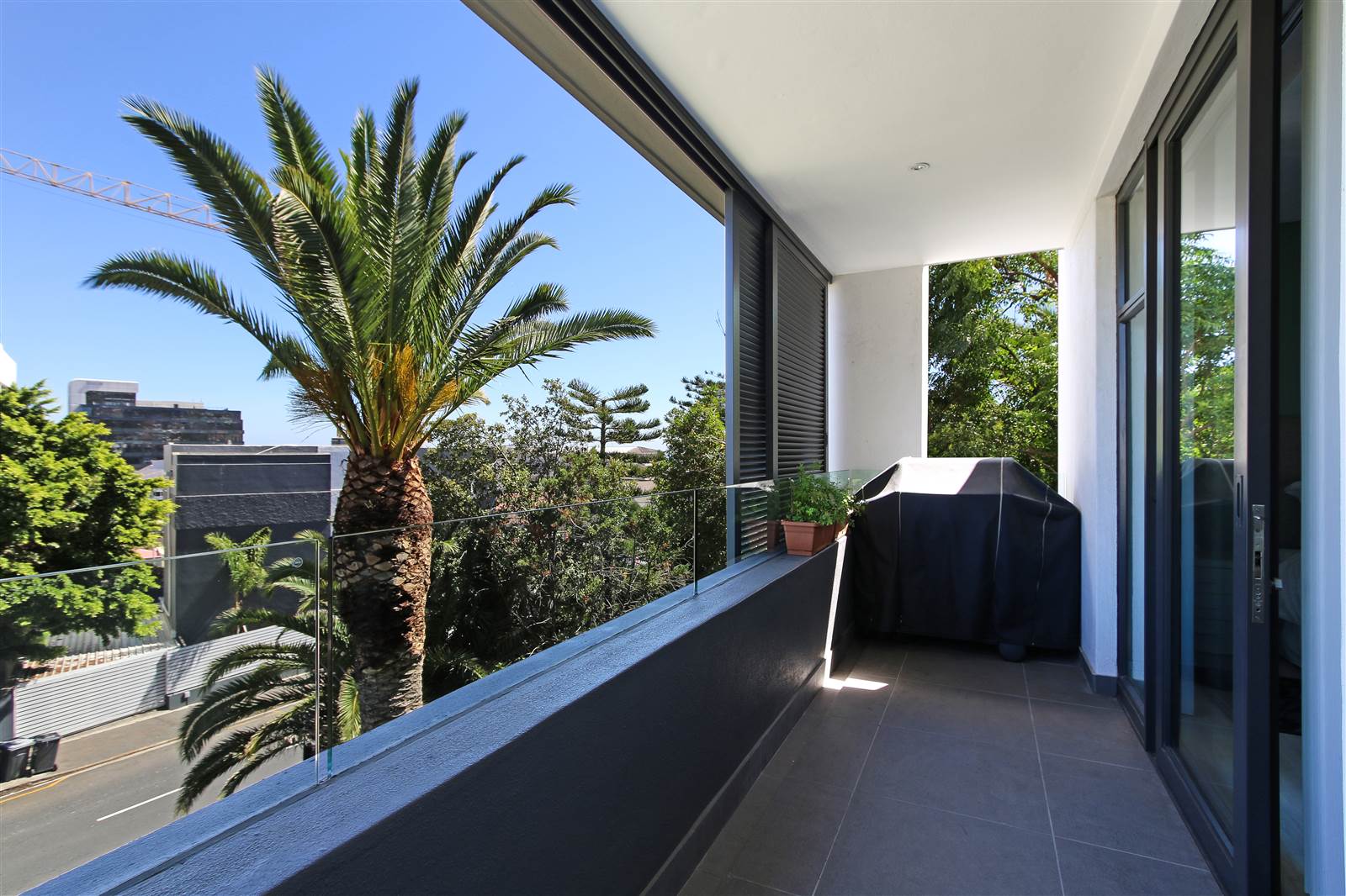 2 Bed Apartment in Fresnaye photo number 21