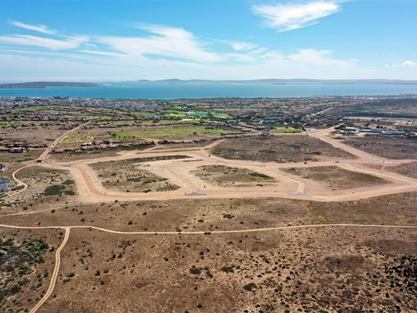 665 m² Land available in Langebaan Country Estate