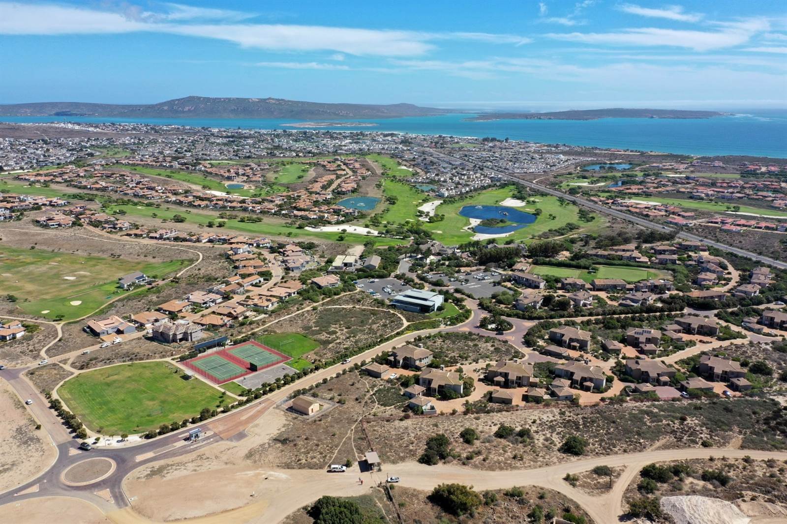 665 m² Land available in Langebaan Country Estate photo number 4