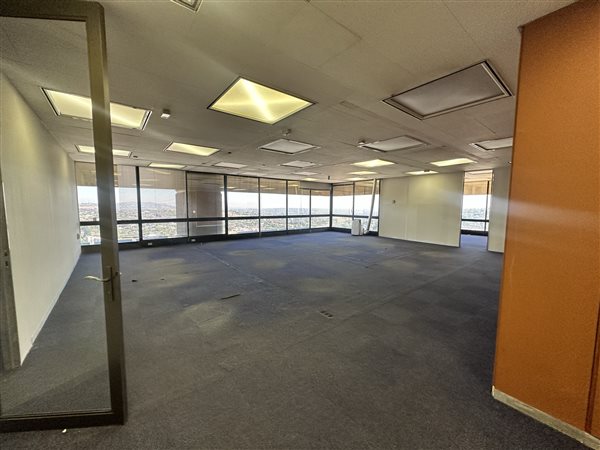 190  m² Commercial space