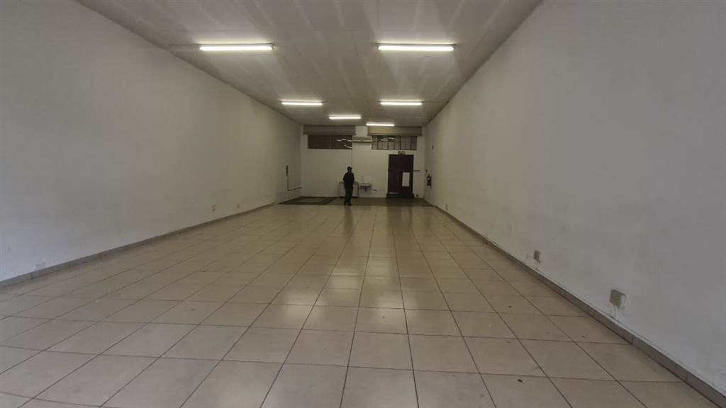 135  m² Commercial space in Pretoria Central photo number 5