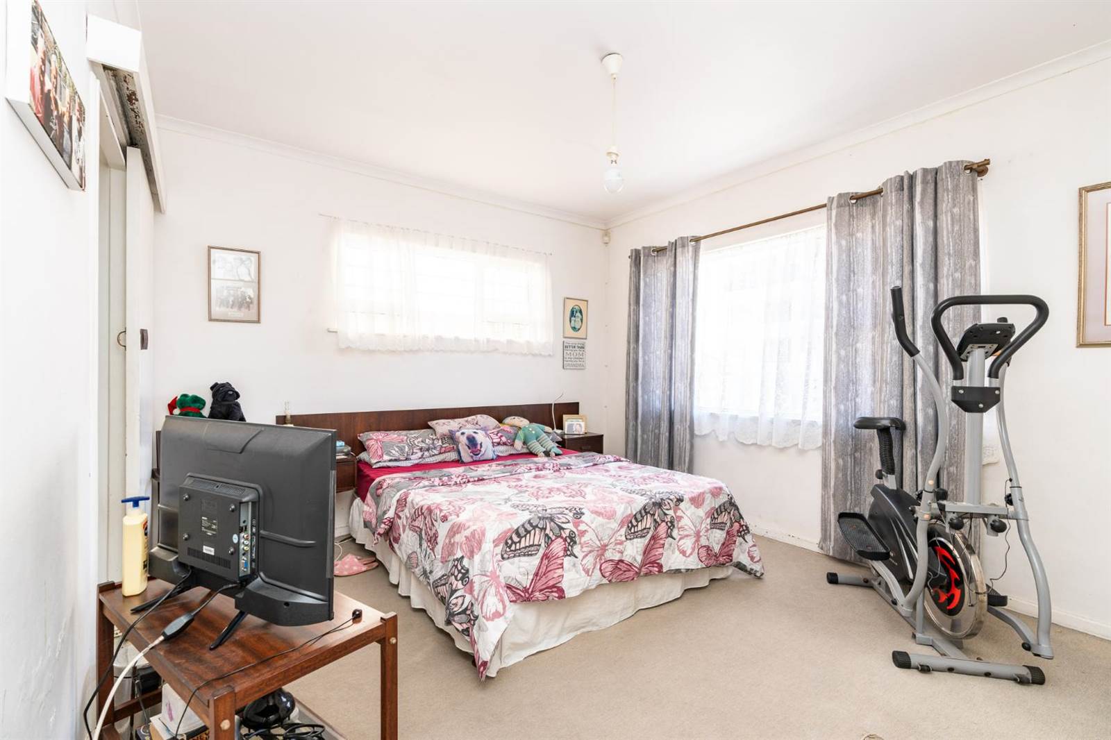3 Bed House in Tableview photo number 10